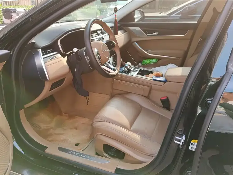 Jaguar XFL 2024 2.0T P250 2WD Luxury Edition 2024 — миниатюра 3