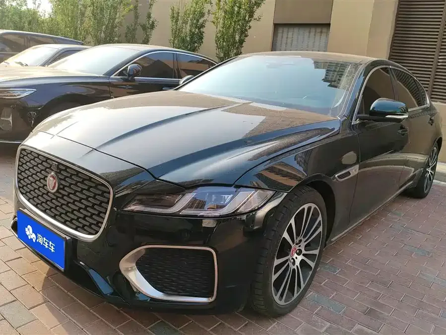 Jaguar XFL 2024 2.0T P250 2WD Luxury Edition 2024 — фото 1, купить с доставкой в Москву