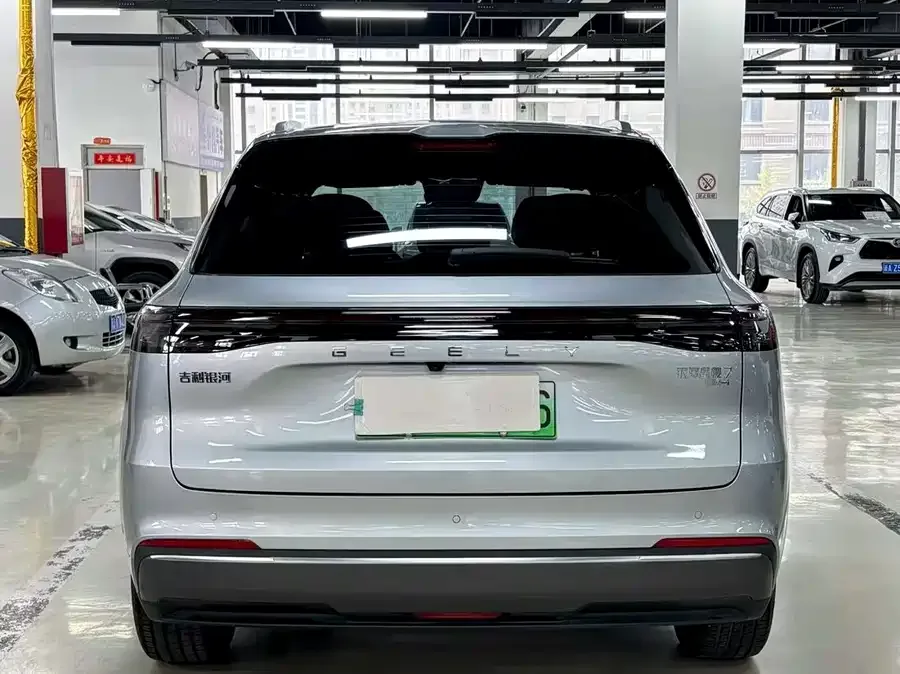 Geely Galaxy L7 Galaxy L7 2025 EM-i 115km Exploration+ Edition 2025 — миниатюра 5
