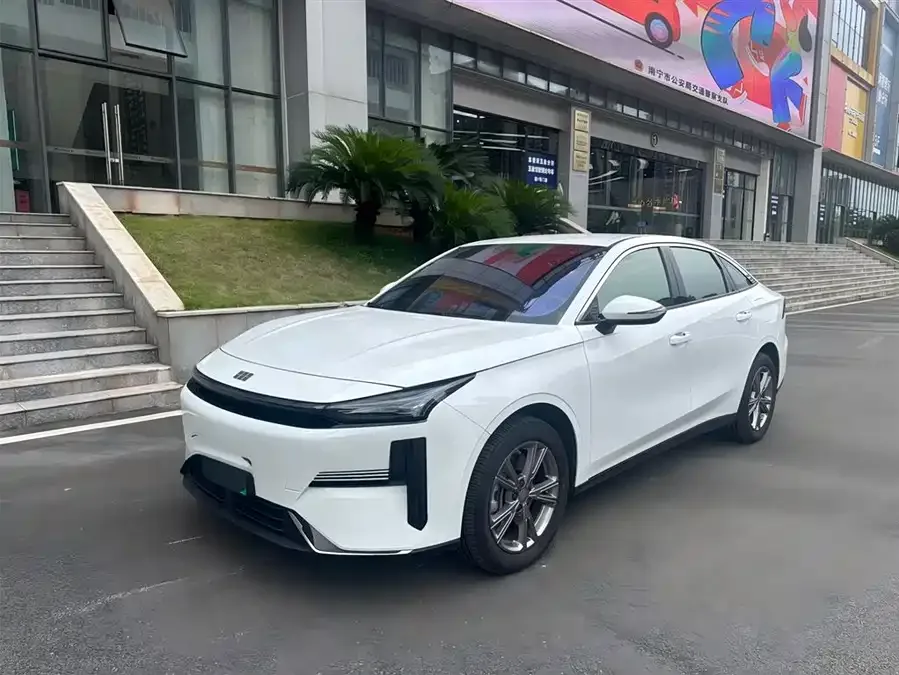 Geely Galaxy L6 2025
