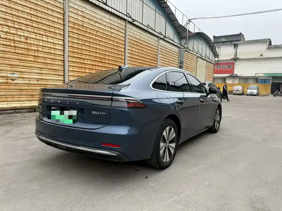 Geely Galaxy A7 EM Galaxy A7 EM 2025 EM-i 150km Explorer+ Edition 2025 — миниатюра 3