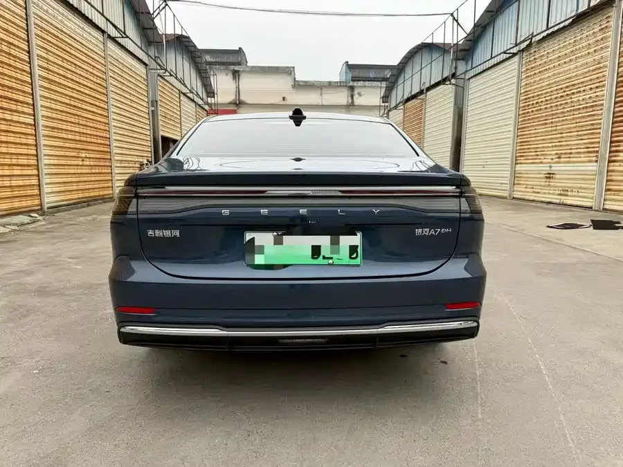 Geely Galaxy A7 EM Galaxy A7 EM 2025 EM-i 150km Explorer+ Edition 2025 — миниатюра 5