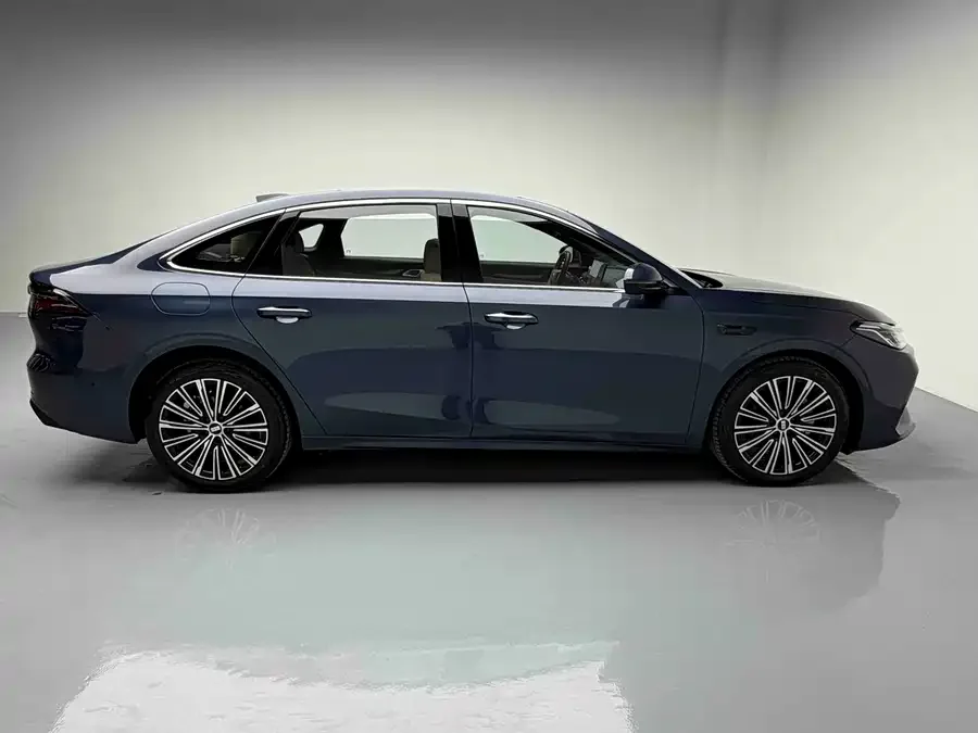 Geely Galaxy A7 EM Galaxy A7 EM 2025 EM-i 150km Starship Edition 2025 — миниатюра 2