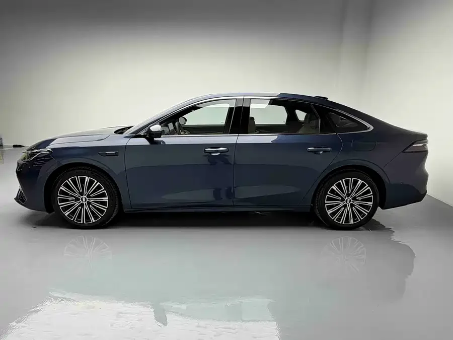 Geely Galaxy A7 EM Galaxy A7 EM 2025 EM-i 150km Starship Edition 2025 — миниатюра 5