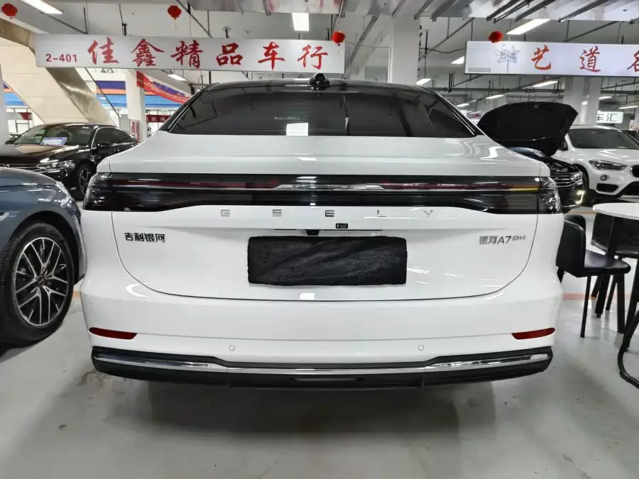 Geely Galaxy A7 EM Galaxy A7 EM 2025 EM-i 150km Long Range Edition 2025 — миниатюра 2