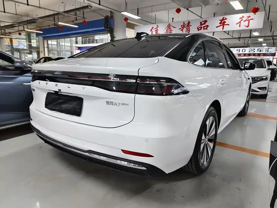 Geely Galaxy A7 EM Galaxy A7 EM 2025 EM-i 150km Long Range Edition 2025 — миниатюра 4