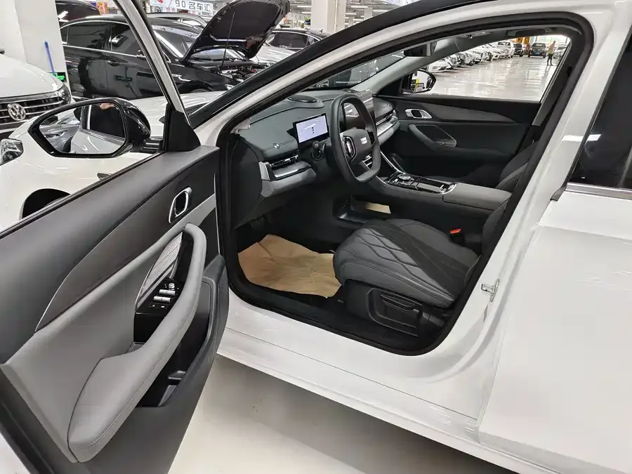 Geely Galaxy A7 EM Galaxy A7 EM 2025 EM-i 150km Long Range Edition 2025 — миниатюра 5