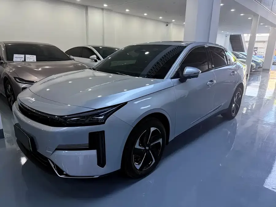 Geely Galaxy L6 2025