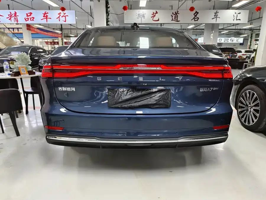 Geely Galaxy A7 EM Galaxy A7 EM 2025 EM-i 150km Starship Edition 2025 — миниатюра 2