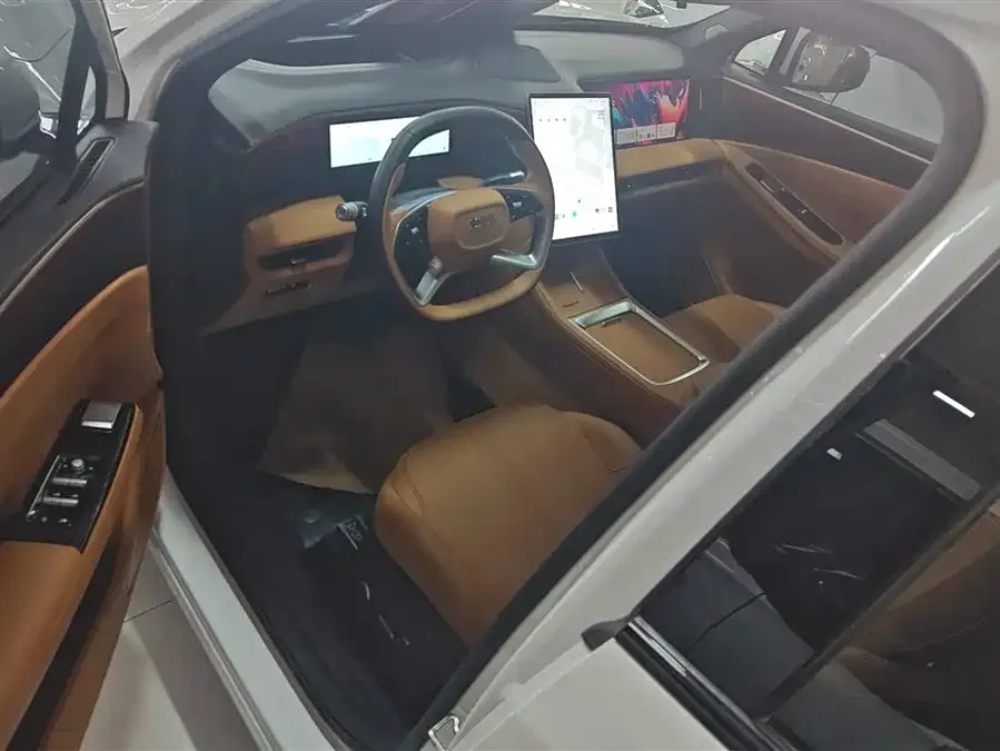 Geely Galaxy L7 Galaxy L7 2025 EM-i 115km Exploration+ Edition 2025 — миниатюра 3
