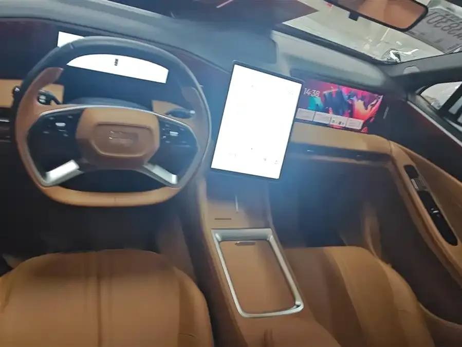Geely Galaxy L7 Galaxy L7 2025 EM-i 115km Exploration+ Edition 2025 — миниатюра 4
