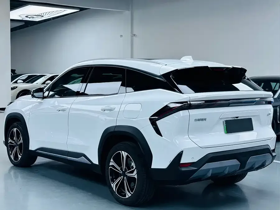 Geely Galaxy L7 Galaxy L7 2025 EM-i 115km Exploration+ Edition 2025 — миниатюра 4
