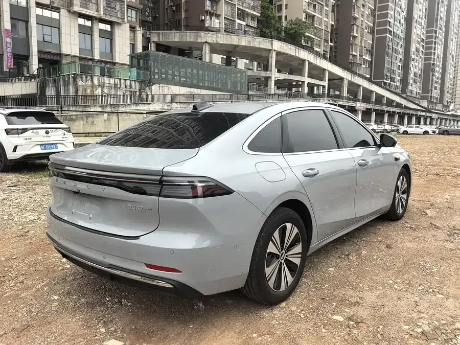 Geely Galaxy A7 EM Galaxy A7 EM 2025 EM-i 70km Explorer Edition 2025 — миниатюра 5