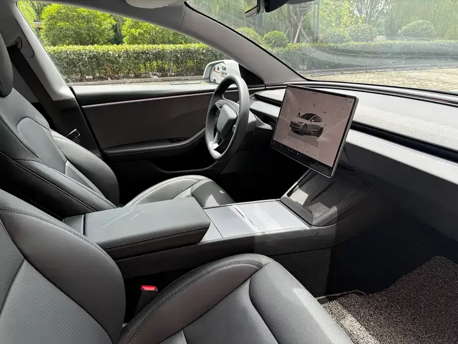 Tesla Model 3 Model 3 2023 rear-wheel drive version 2024 — миниатюра 3