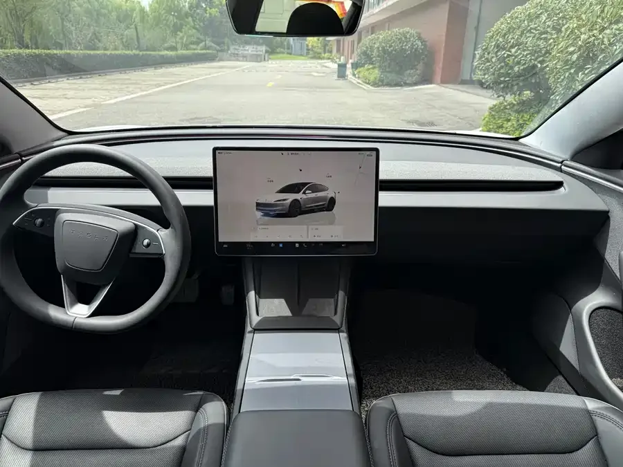 Tesla Model 3 Model 3 2023 rear-wheel drive version 2024 — миниатюра 5