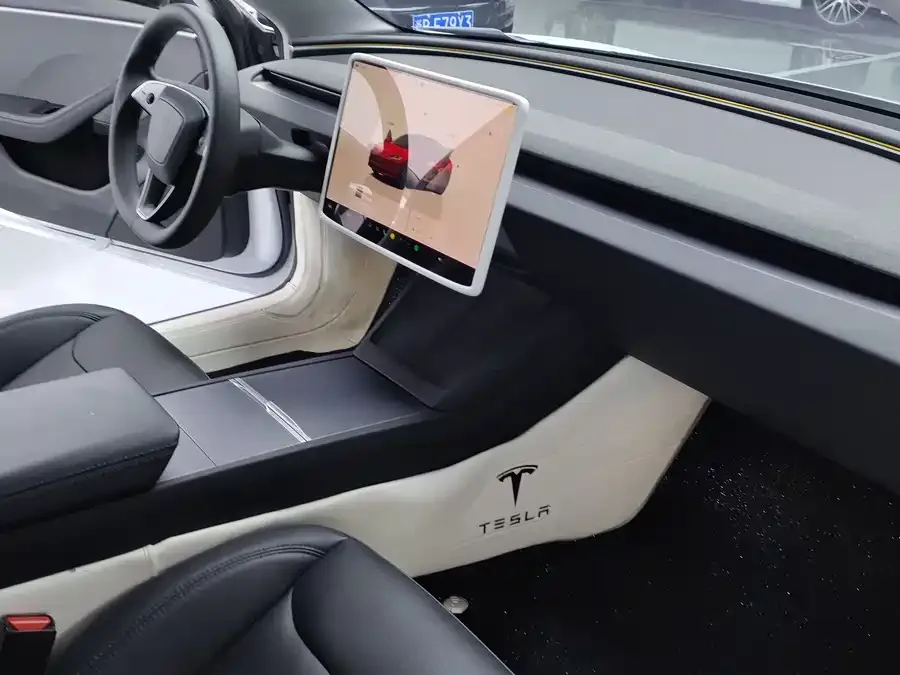 Tesla Model 3 Model 3 2023 rear-wheel drive version 2024 — миниатюра 3
