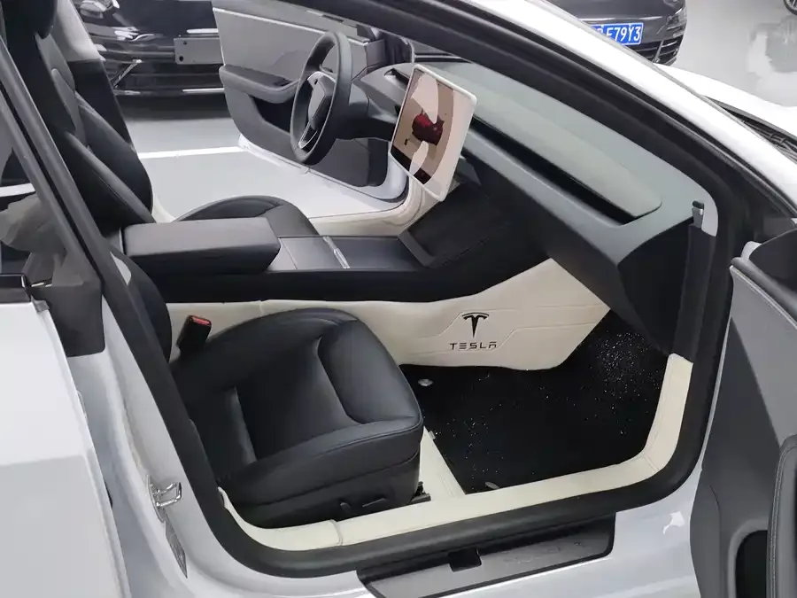 Tesla Model 3 Model 3 2023 rear-wheel drive version 2024 — миниатюра 5