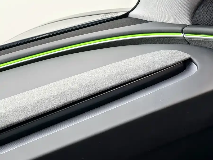 Tesla Model 3 Model 3 2023 rear-wheel drive version 2025 — миниатюра 4
