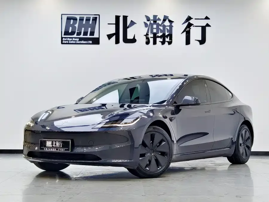 Tesla Model 3 2025