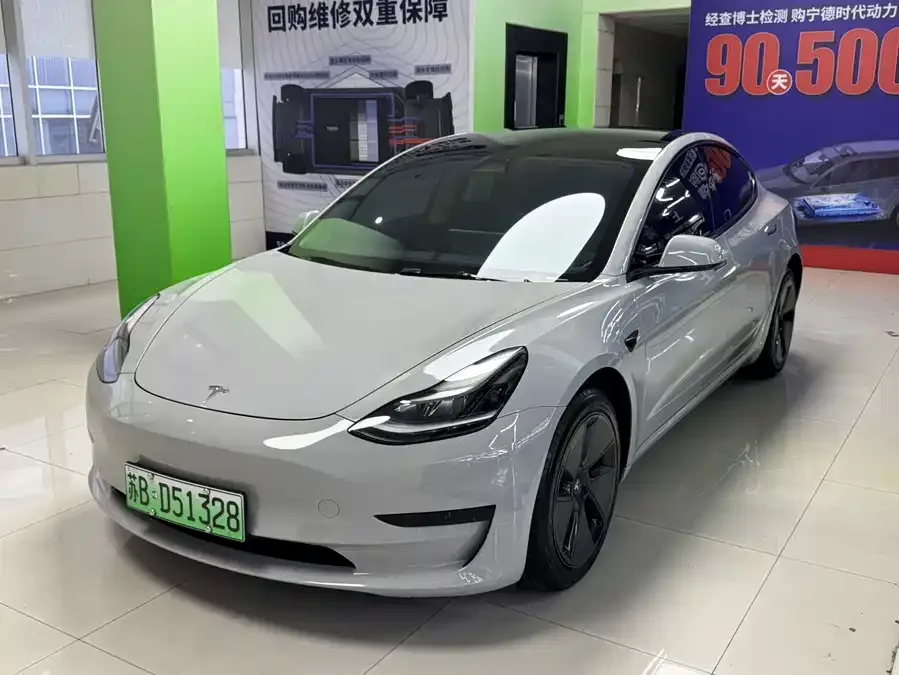 Tesla Model 3 2022