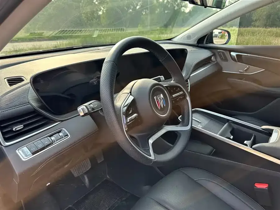 Buick LaCrosse LaCrosse 2025 28T Platinum Edition 2025 — миниатюра 4