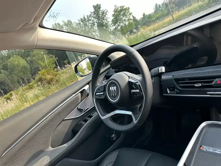 Buick LaCrosse LaCrosse 2025 28T Platinum Edition 2025 — миниатюра 5
