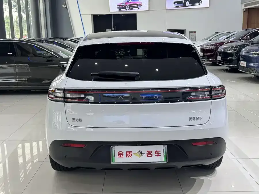 AITO M5 Wenjie M5 2023 extended range four-wheel drive standard version 2023 — миниатюра 5
