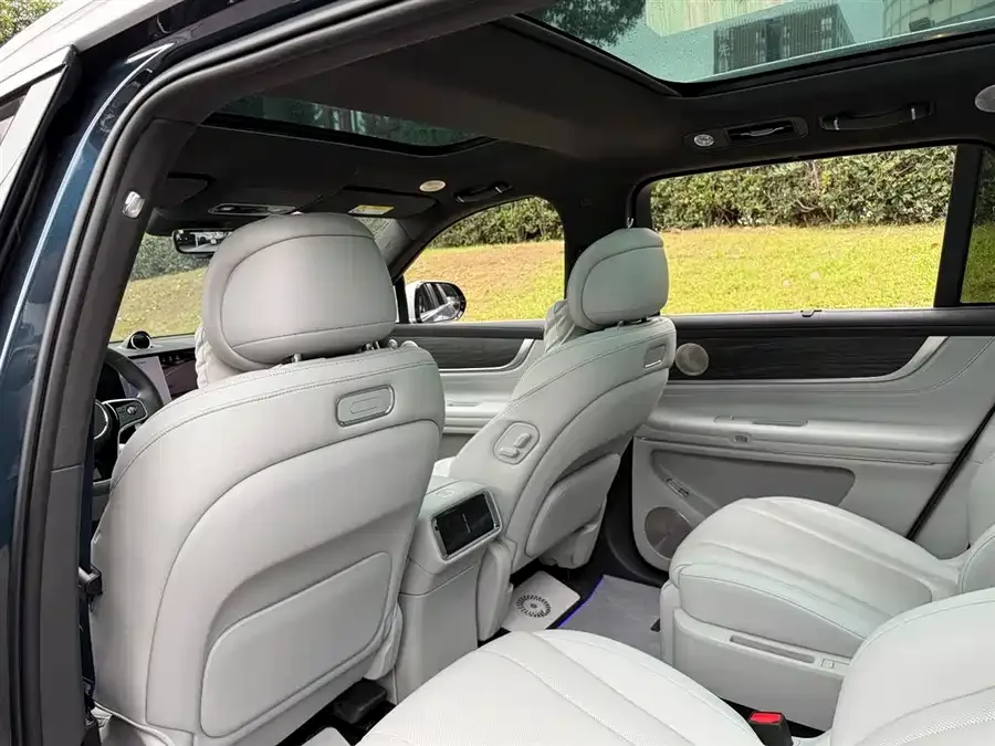 AITO M9 Wenjie M9 2025 Extended Range Max Edition 52kWh 6-Seater (192-line LiDAR) 2025 — миниатюра 3