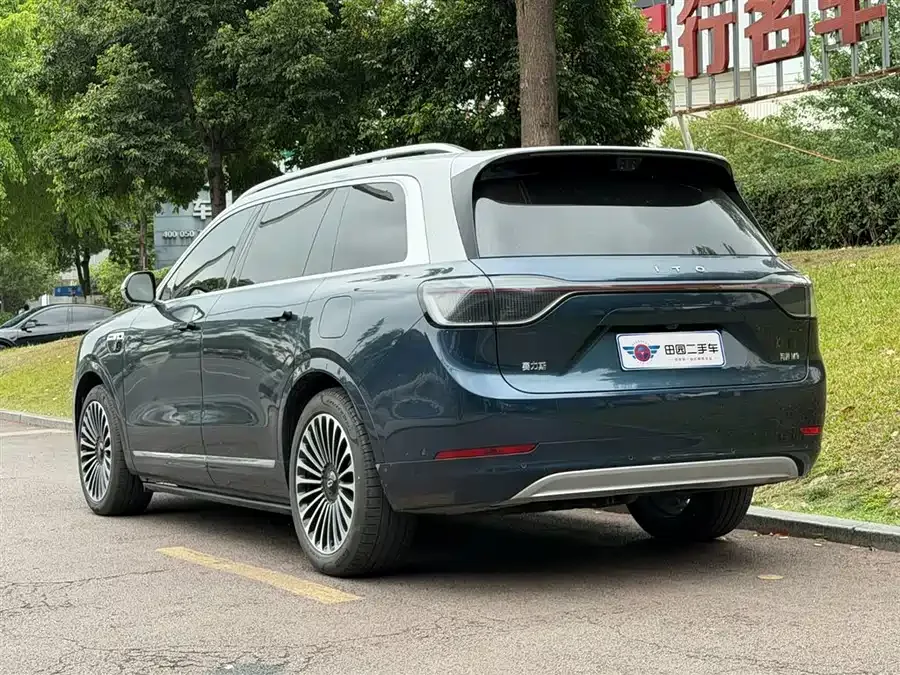 AITO M9 Wenjie M9 2025 Extended Range Max Edition 52kWh 6-Seater (192-line LiDAR) 2025 — миниатюра 4