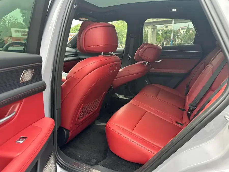 AITO M5 M5 2025 Extended Range Ultra 4WD Edition 2025 — миниатюра 2