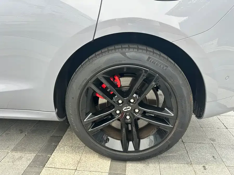 AITO M5 M5 2025 Extended Range Ultra 4WD Edition 2025 — миниатюра 3