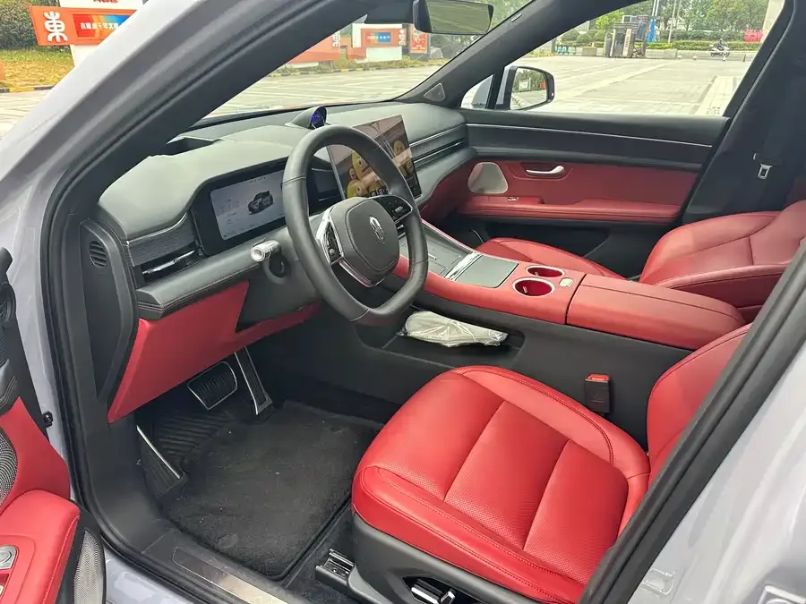 AITO M5 M5 2025 Extended Range Ultra 4WD Edition 2025 — миниатюра 4