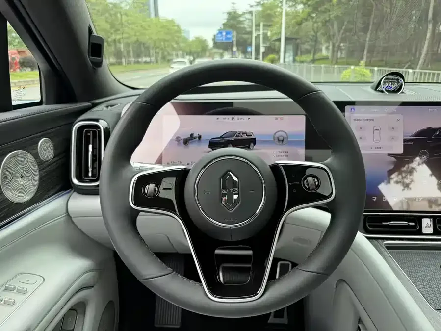 AITO M9 Wenjie M9 2025 Extended Range Ultra Edition 52kWh 6-Seat Version (192-line LiDAR) 2025 — миниатюра 3