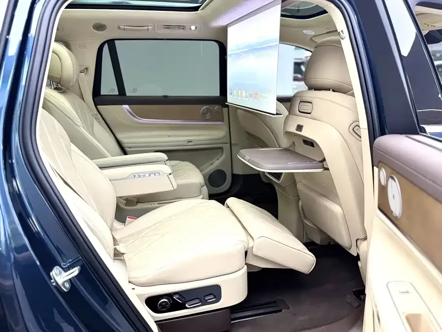 AITO M9 Wenjie M9 2025 Extended Range Ultra Edition 52kWh 6-Seat Version (192-line LiDAR) 2025 — миниатюра 4