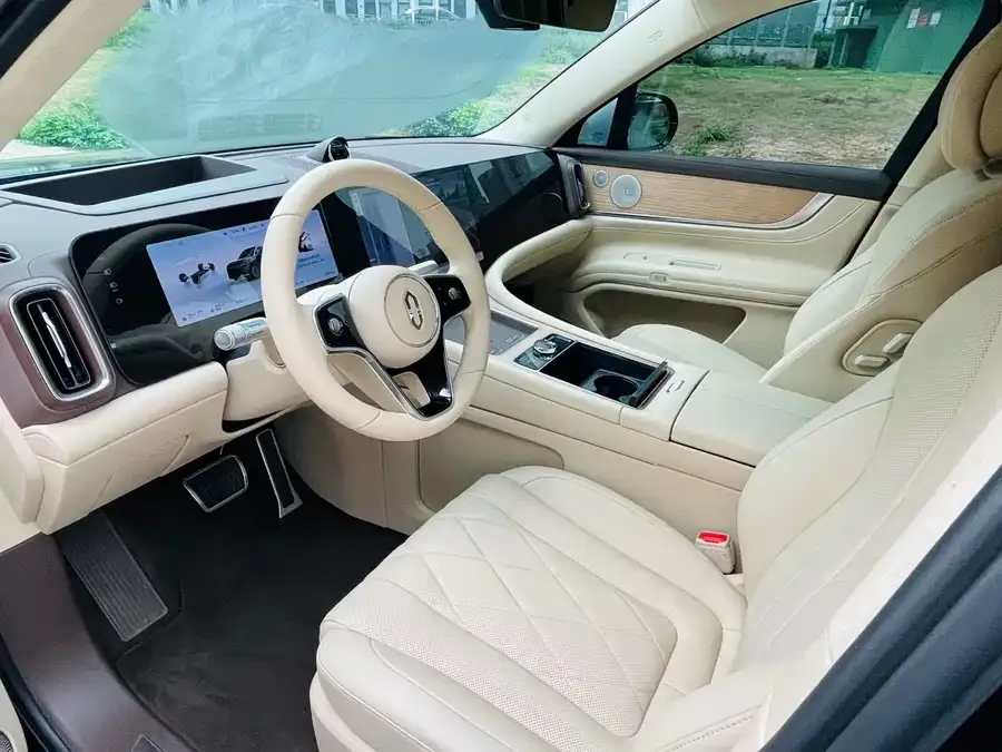 AITO M9 M9 2024 Extended Range Ultra Edition 42kWh 6-seater Edition 2024 — миниатюра 2