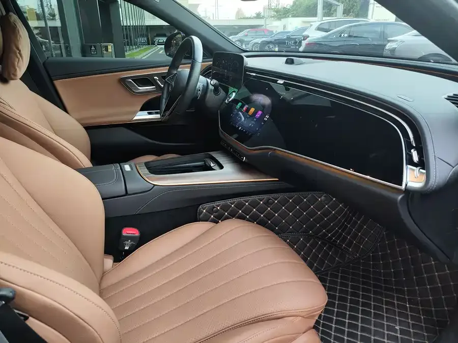 Mercedes-Benz E-Class Mercedes-Benz E-Class 2025 E 300 L Luxury Edition 2024 — миниатюра 3
