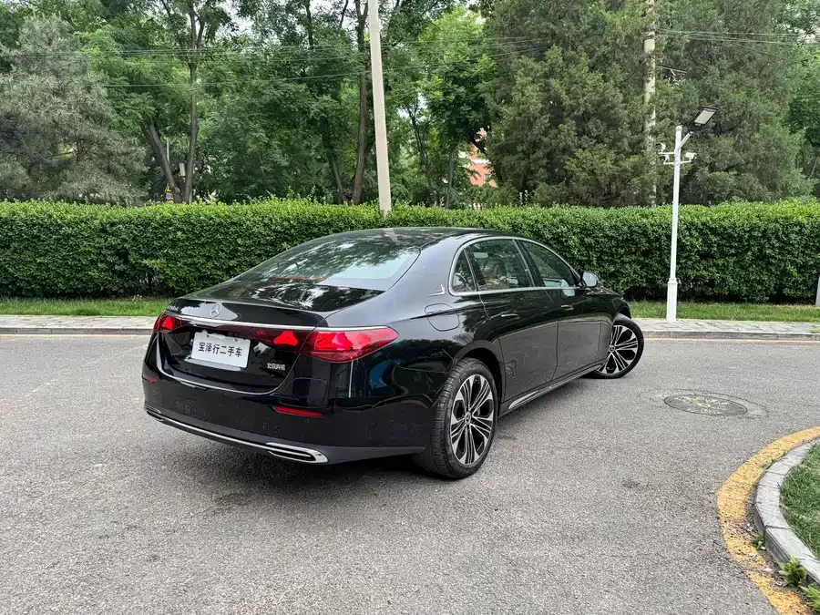 Mercedes-Benz E-class new energy Mercedes-Benz E-Class New Energy 2024 E 350 e L Plug-in Hybrid Sedan 2024 — миниатюра 2