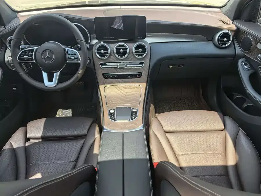 Mercedes-Benz GLC-Class Mercedes-Benz GLC 2022 Model 2 GLC 260 L 4MATIC Luxury Edition 2022 — миниатюра 2