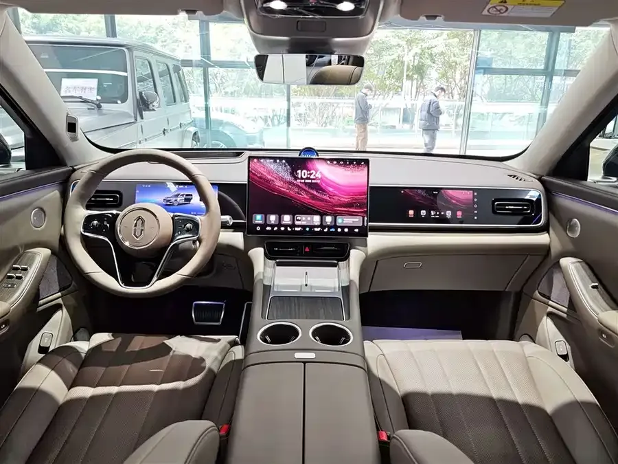 AITO M7 Wenjie M7 2026 Extended Range Max 4WD 6-Seater (192-line LiDAR) 2025 — миниатюра 4