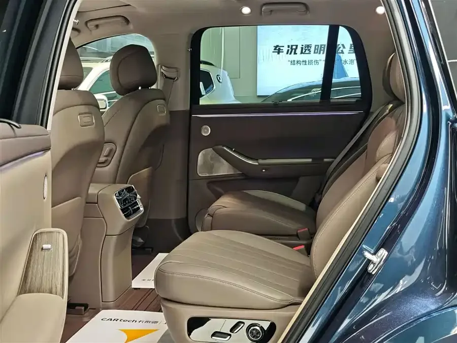 AITO M7 Wenjie M7 2026 Extended Range Max 4WD 6-Seater (192-line LiDAR) 2025 — миниатюра 5