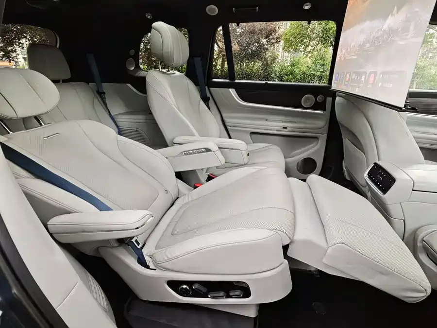 AITO M9 M9 2024 Extended Range Ultra Edition 42kWh 6-seater Edition 2024 — миниатюра 4