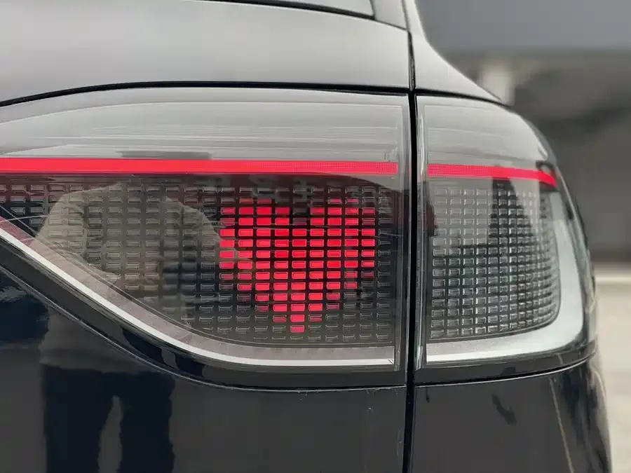 AITO M9 Wenjie M9 2025 Extended Range Ultra Edition 52kWh 6-Seat Version (192-line LiDAR) 2025 — миниатюра 2
