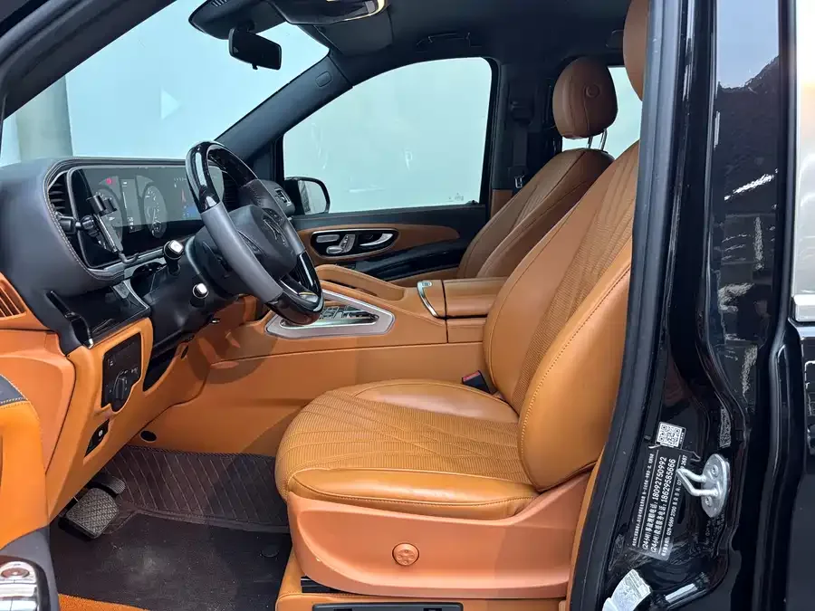 Mercedes-Benz Vito Vito 2023 2.0T Business Edition 7 Seaters 2024 — миниатюра 3