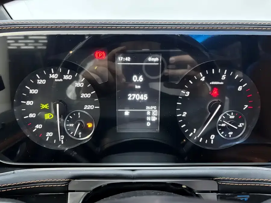 Mercedes-Benz Vito Vito 2023 2.0T Business Edition 7 Seaters 2024 — миниатюра 5