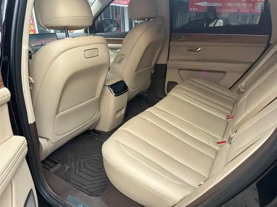 AITO M7 QM7 2024 1.5T RWD Plus Edition 5 Seaters 2024 — миниатюра 4