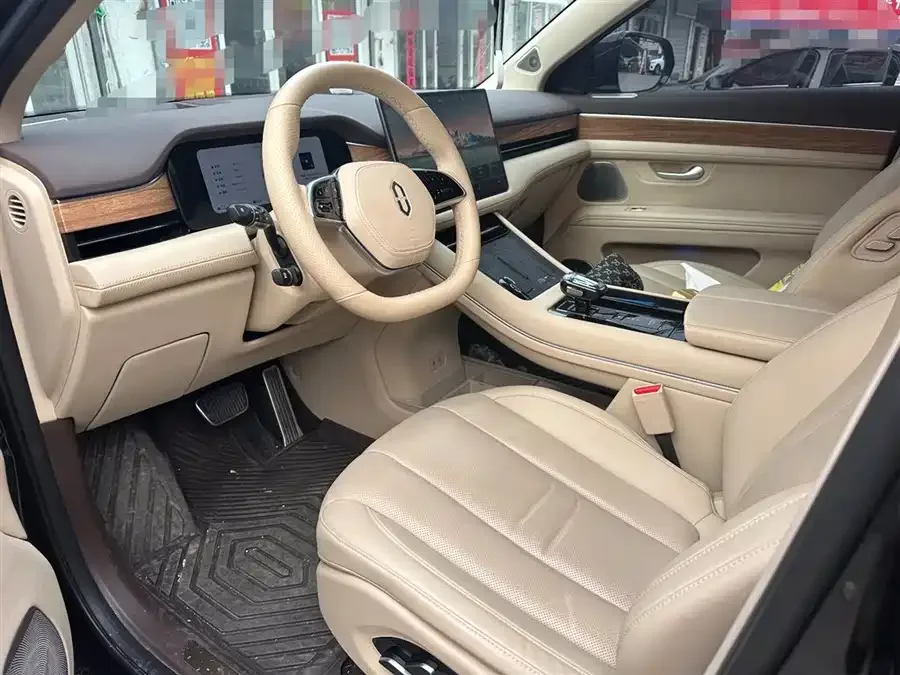 AITO M7 QM7 2024 1.5T RWD Plus Edition 5 Seaters 2024 — миниатюра 5