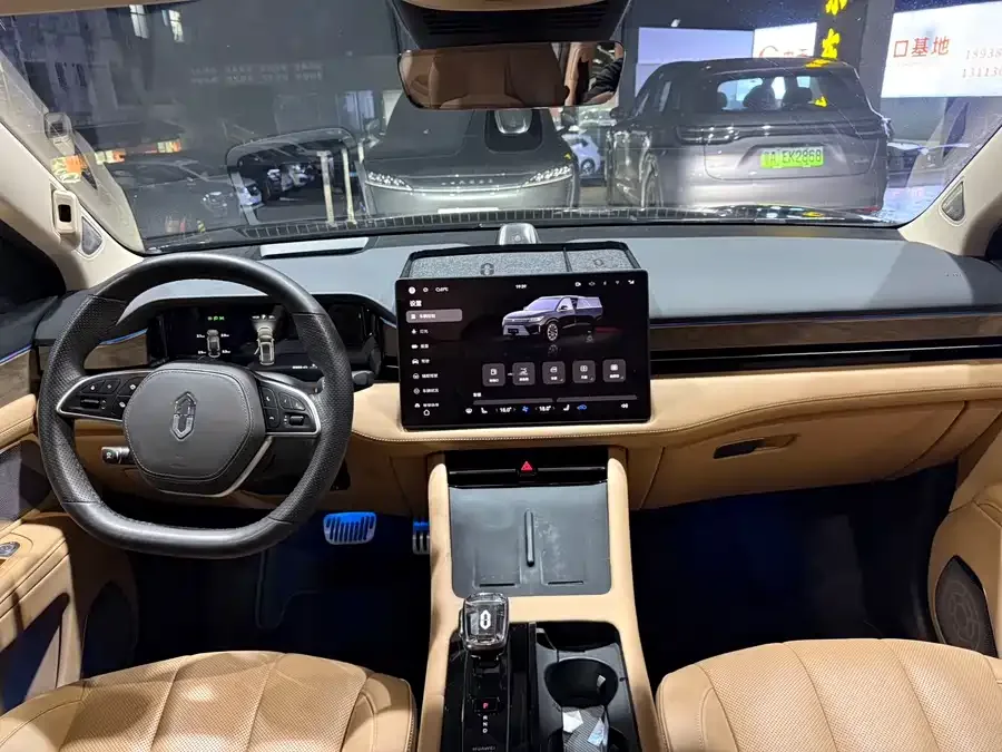 AITO M7 QM7 2022 1.5T 4WD Luxury Edition 2022 — миниатюра 3