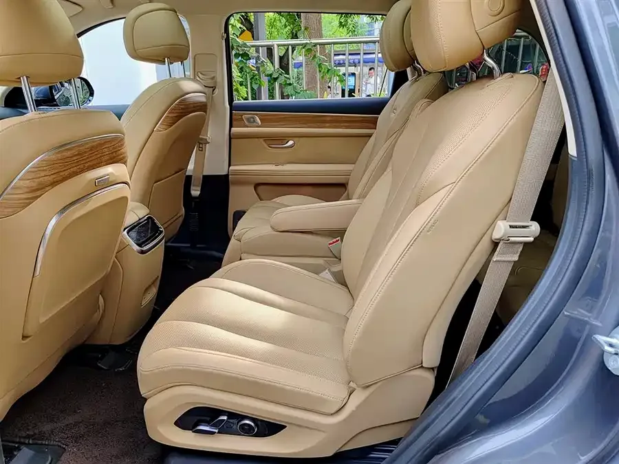 AITO M7 QM7 2022 1.5T 4WD Luxury Edition 2023 — миниатюра 5