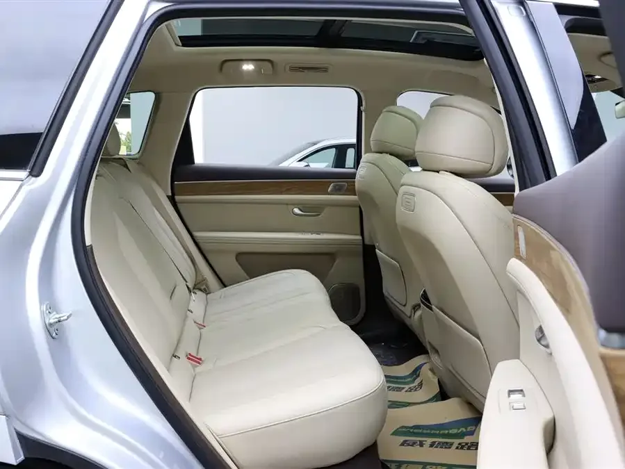AITO M7 QM7 2024 1.5T RWD Plus Edition 5 Seaters 2024 — миниатюра 5