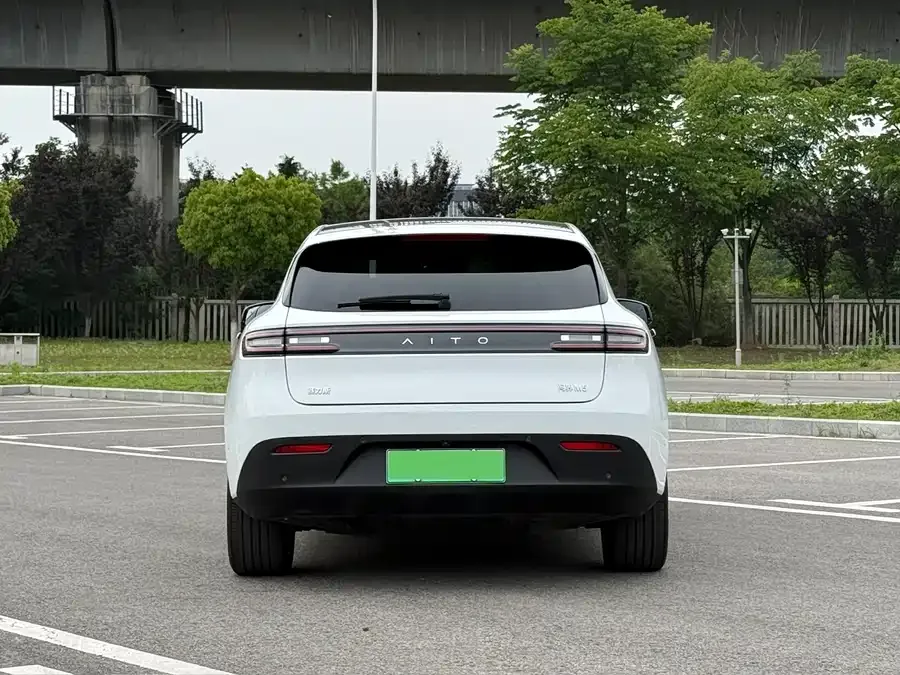 AITO M5 M5 2022 Extended Range 4WD Performance Edition 2022 — миниатюра 2